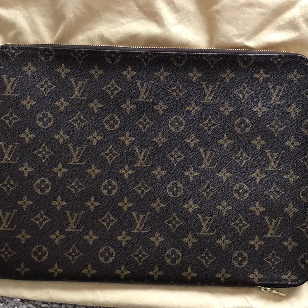 Louis Vuitton Case